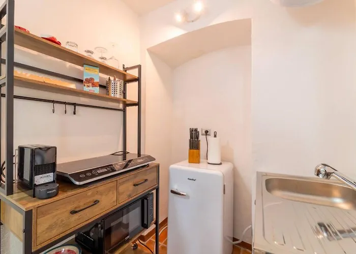 Apartment Lilliput Tiny